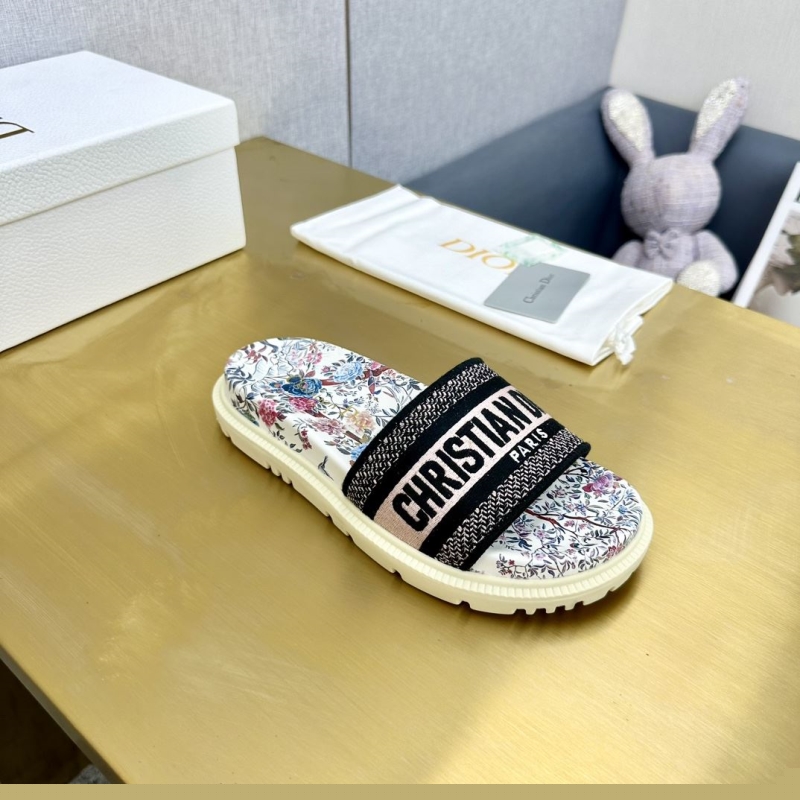 ch**an D*or slippers